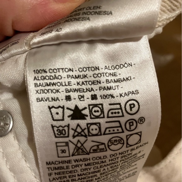 Levi’s 501 Ecru Ivory Raw Hem Jeans - Picture 5 of 14